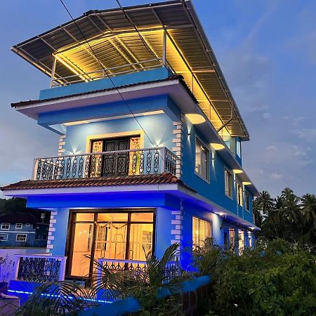 Dibs On Blue Morjim Hostel ภายนอก รูปภาพ