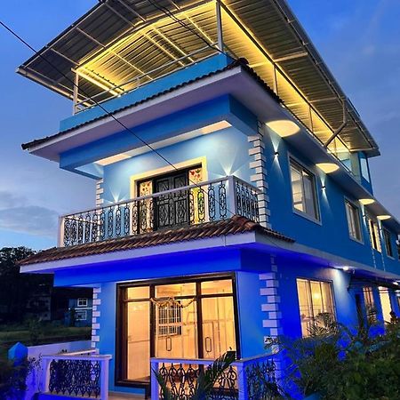 Dibs On Blue Morjim Hostel ภายนอก รูปภาพ