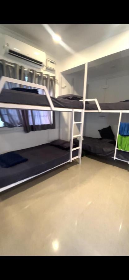 Dibs On Blue Morjim Hostel ภายนอก รูปภาพ
